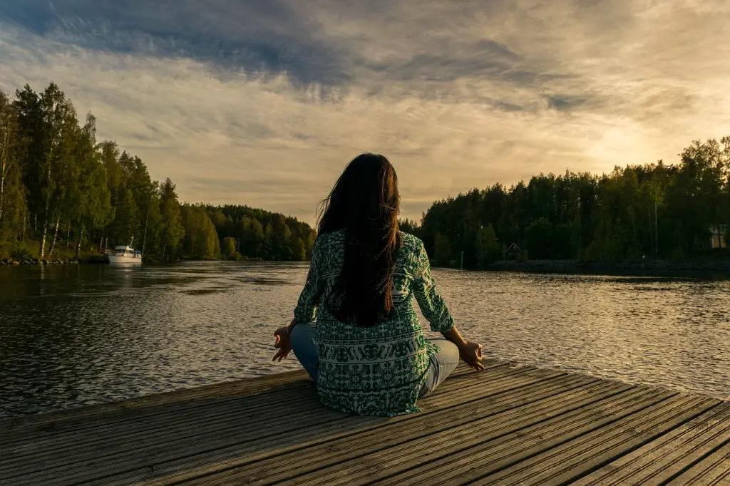 yoga-2176668_1280.webp
